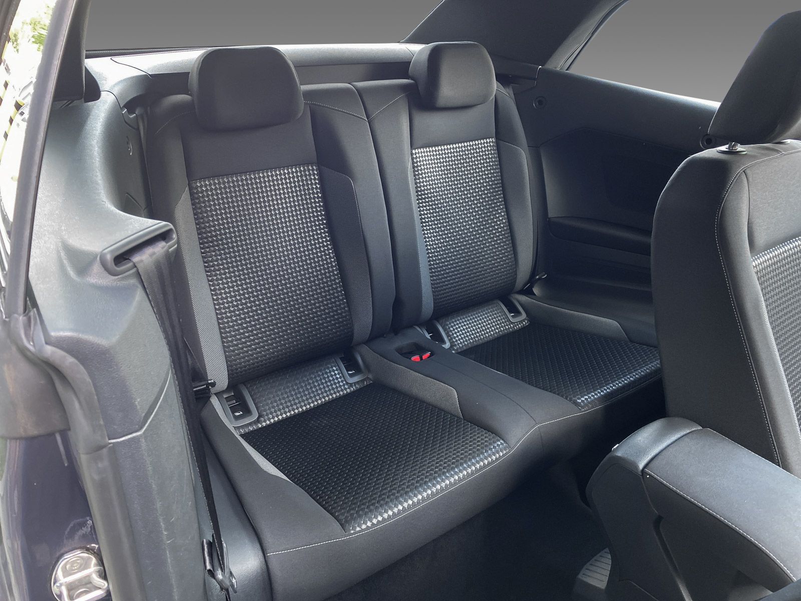 Volkswagen T-Roc 1.5 TSI Active DSG - Samsaru's Car Outlet