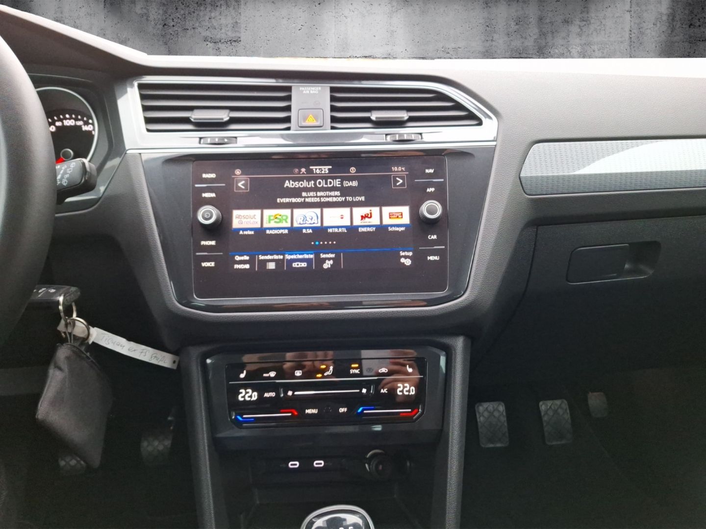 Volkswagen Tiguan 2.0 TDI Life - Samsaru's Car Outlet