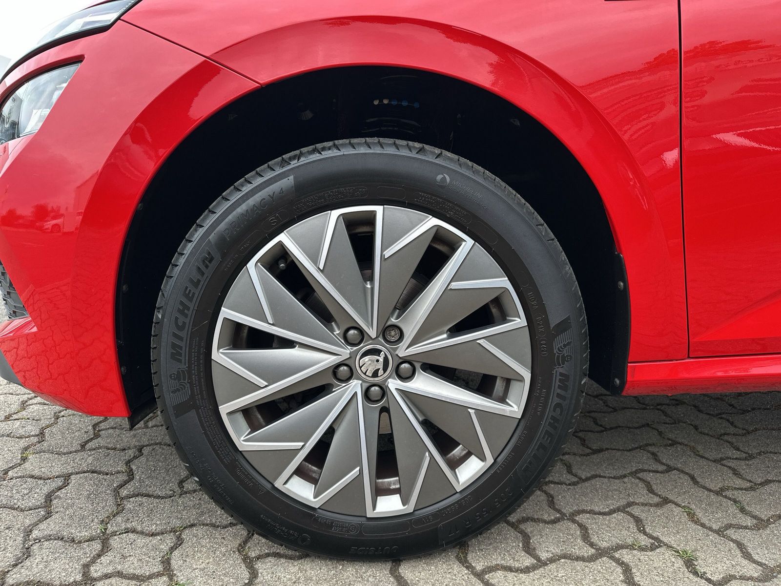 Skoda Kamiq Clever - Samsaru's Car Outlet