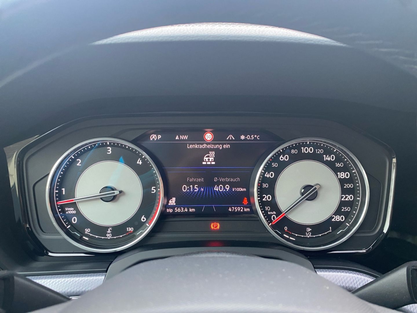 Volkswagen Touareg 3.0 V6 TDI 4M R-Line - Samsaru's Car Outlet