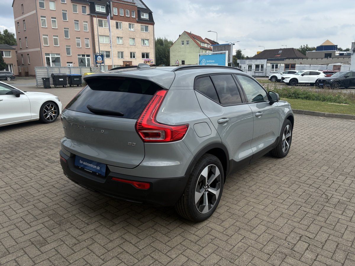 Volvo XC40 B3 Plus Dark 8-Fach Aktionspreis