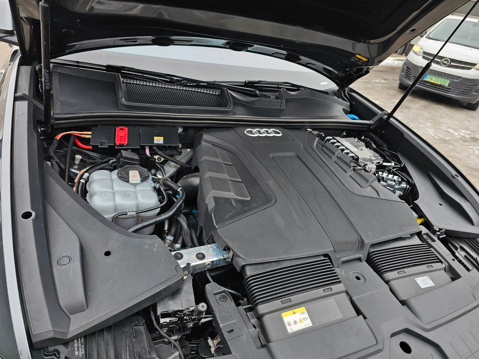 Audi Q8 45TDI quattro S-LINE Mild Hybr LEICHER UNFALL