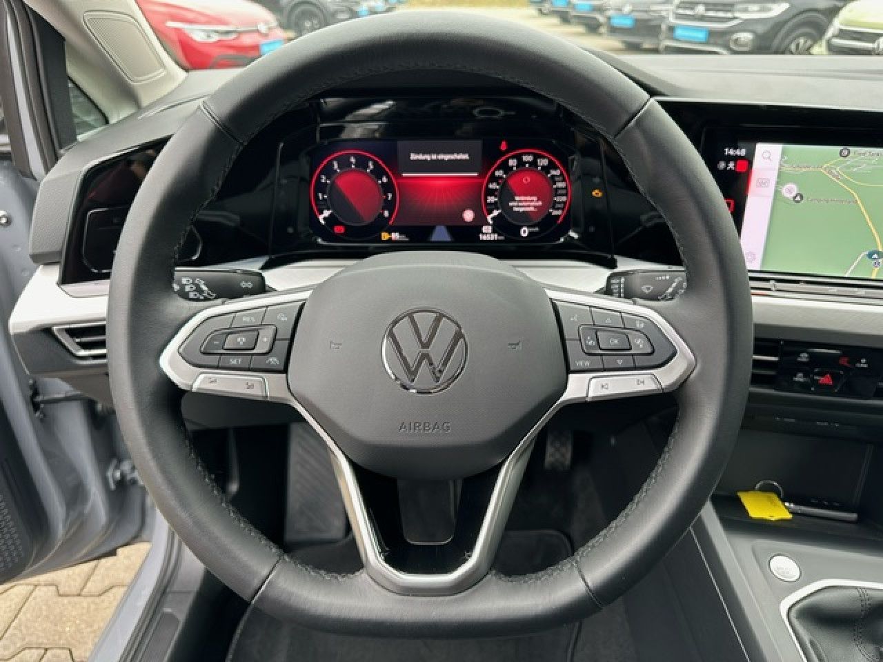 Volkswagen Golf VIII Variant Life 1.5 TSI - Samsaru's Car Outlet