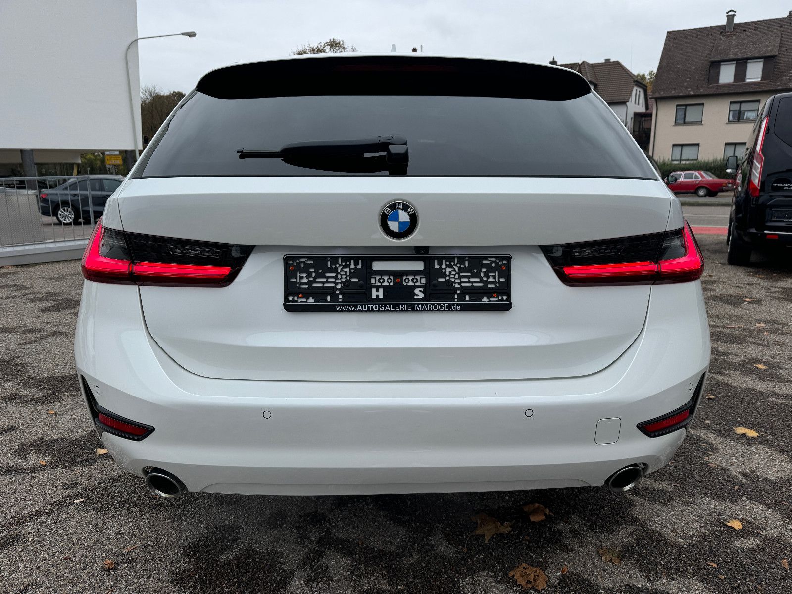 BMW 330 i xDrive Aut. - Samsaru's Car Outlet