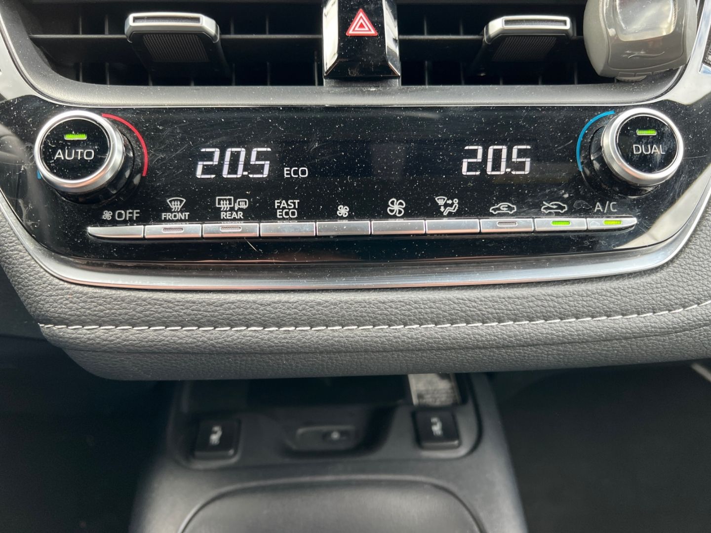 Toyota Corolla 2.0 Hybrid Club - Samsaru's Car Outlet
