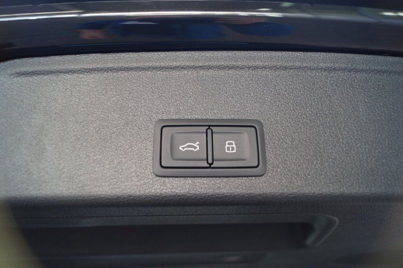 Audi A4 Avant S-Line 40TFSI - Samsaru's Car Outlet