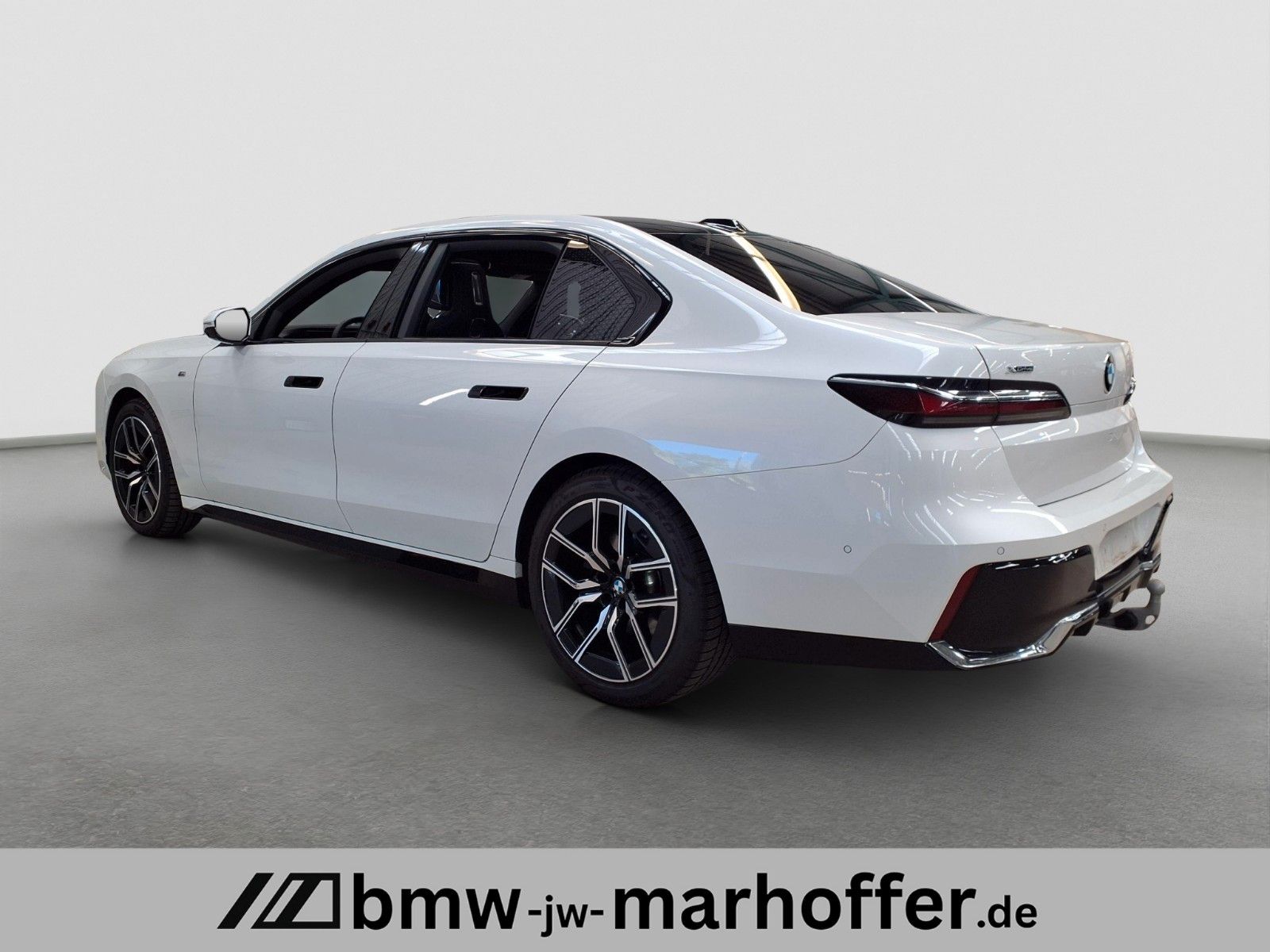 BMW 740 d xDrive MSport Cinemna TV PanDACH Iconic