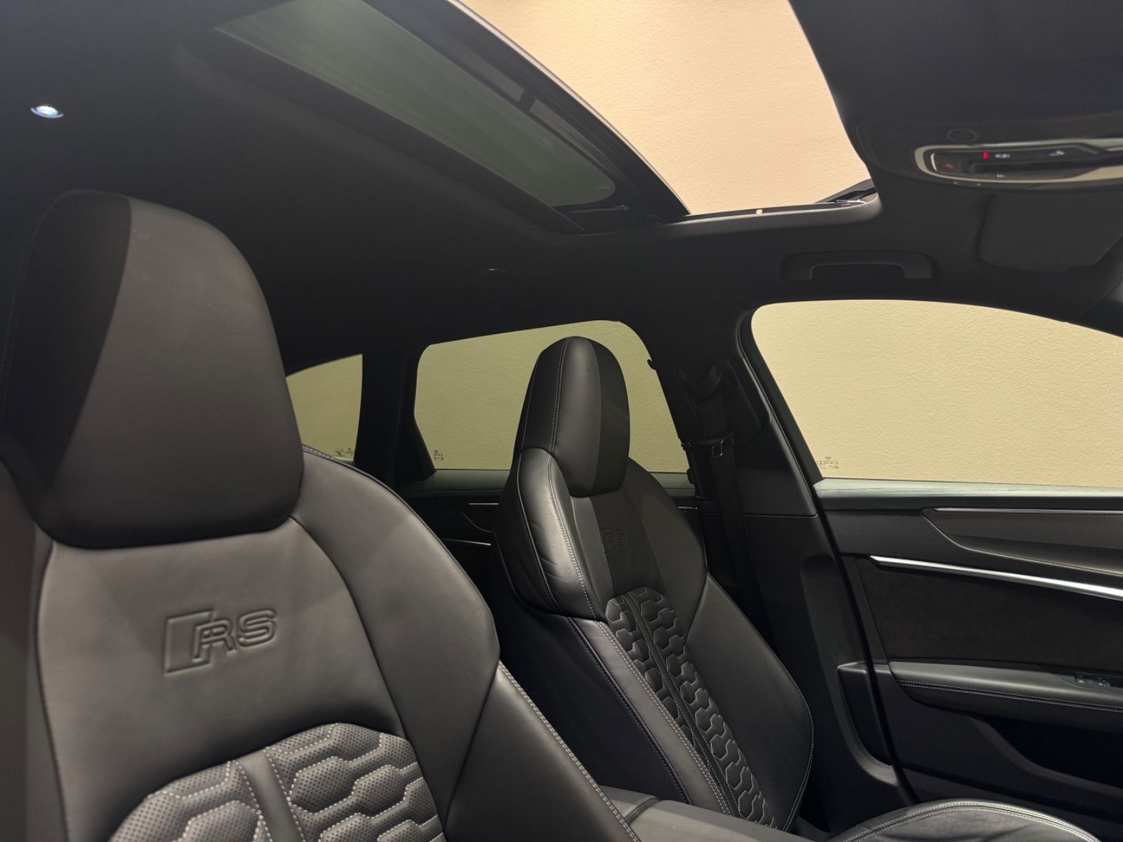 Audi RS6 Avant 4.0 TFSI q.*ABT*DYNAMIK*B&O*KERAMIK*
