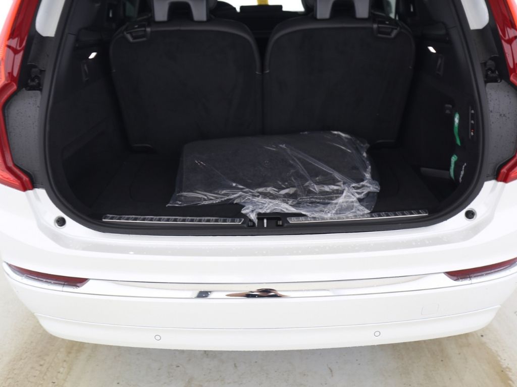 Volvo XC90 Plus Bright Recharge Plug-In Hybrid AWD T8