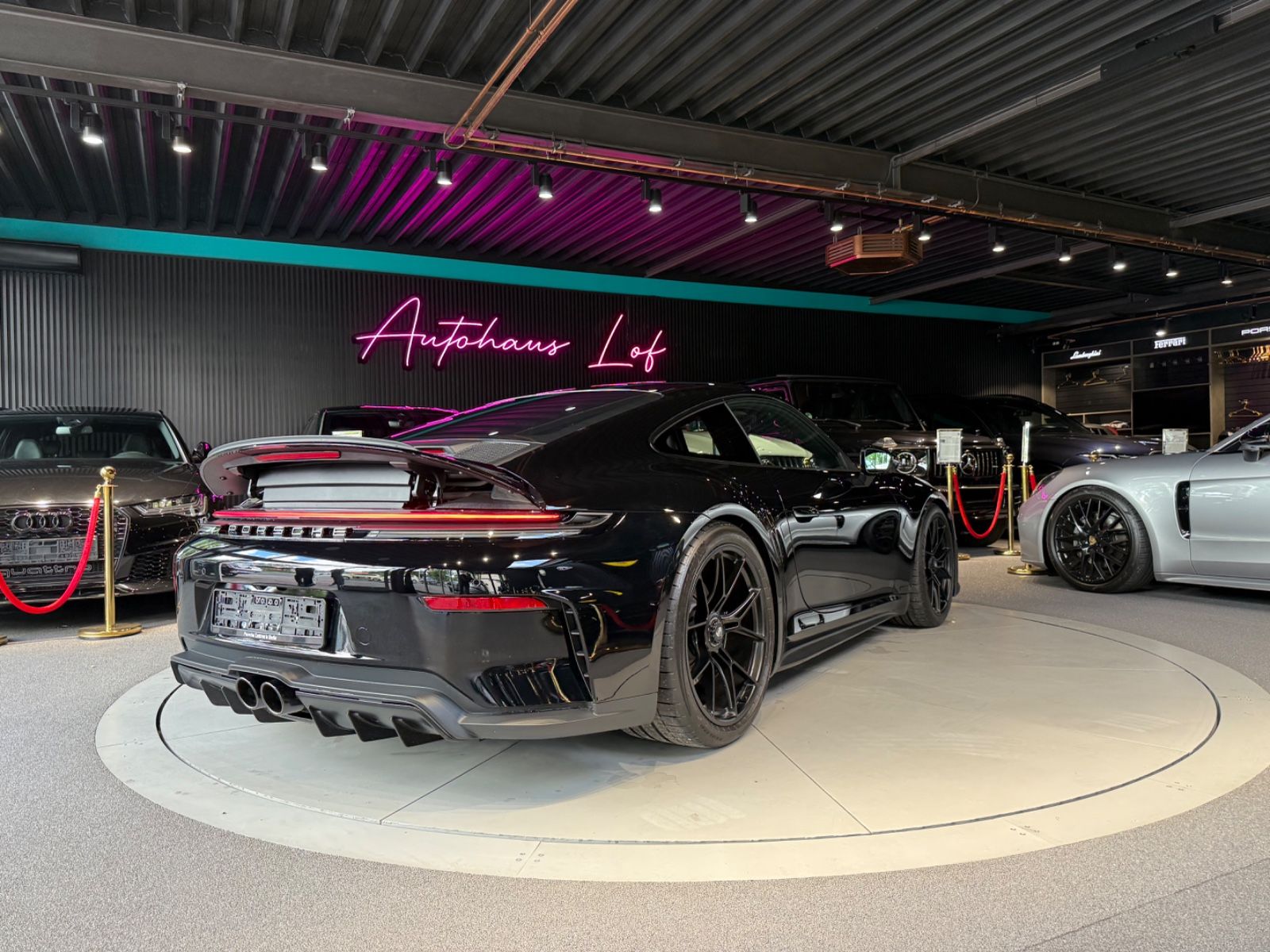 Porsche 992 911 GT3 Touring - Samsaru's Car Outlet