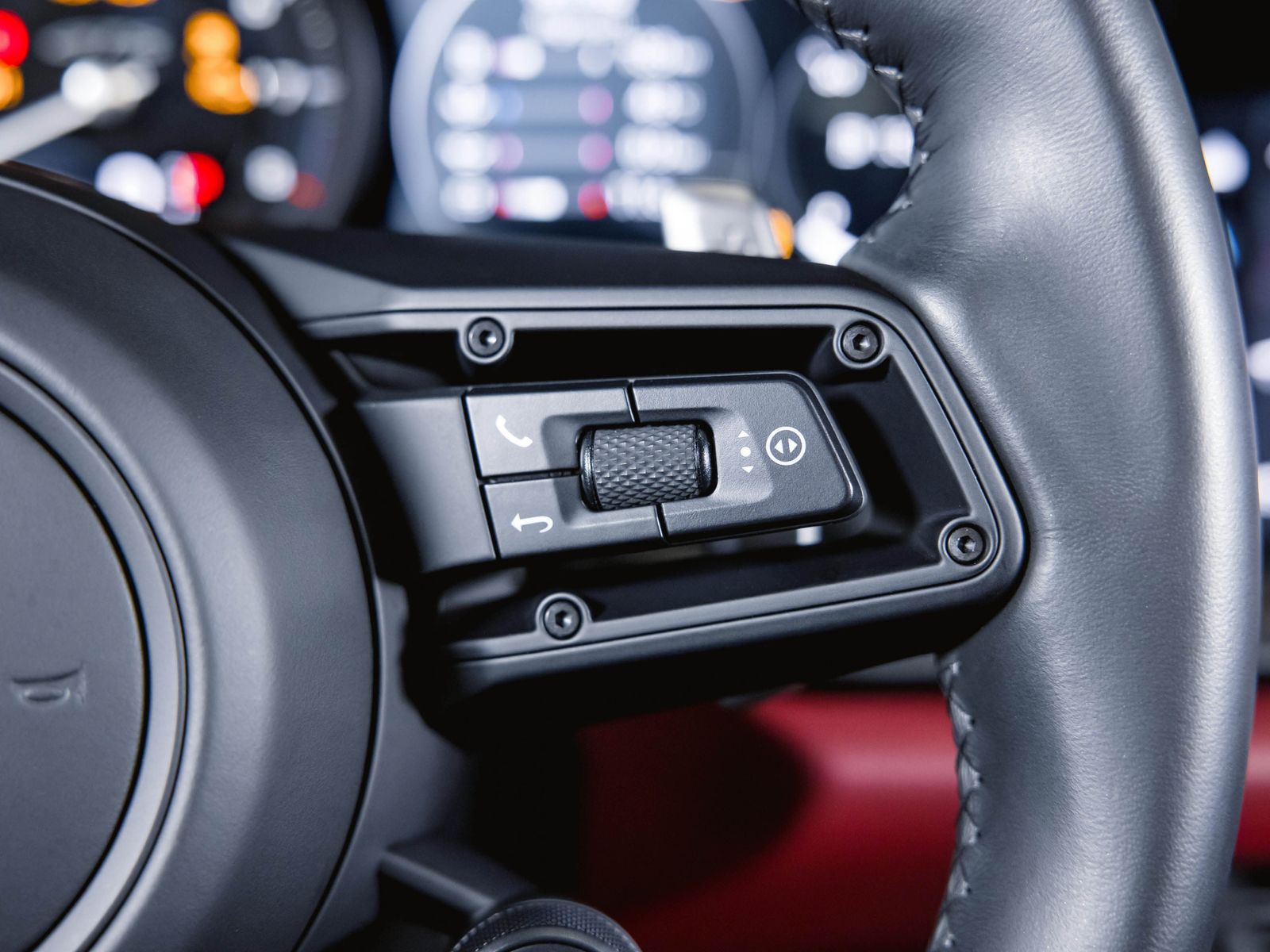Porsche 911 Carrera 4 GTS Liftsystem BOSE Sportsitze