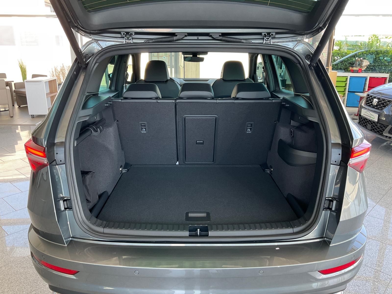 Skoda Karoq 2.0TSI Sportline 4x4 5JGarantie AHK StHz P
