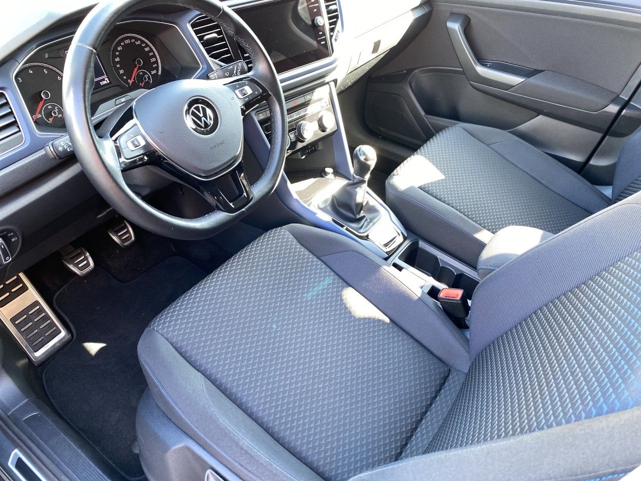 Volkswagen T-Roc 1.0 TSI United - Samsaru's Car Outlet