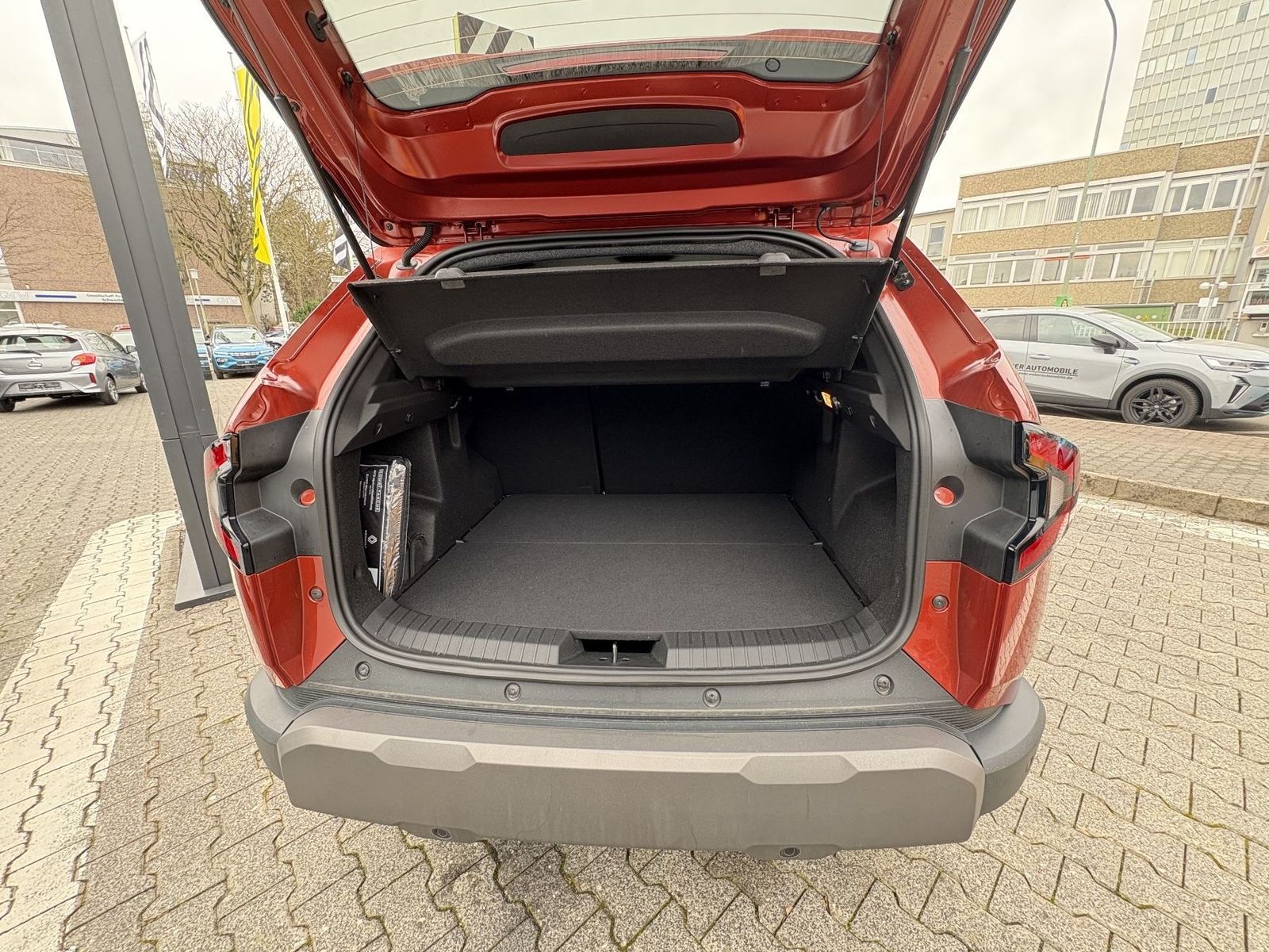 Dacia Duster III Journey Hybrid 140 1.6 E-Tech - Samsaru's Car Outlet