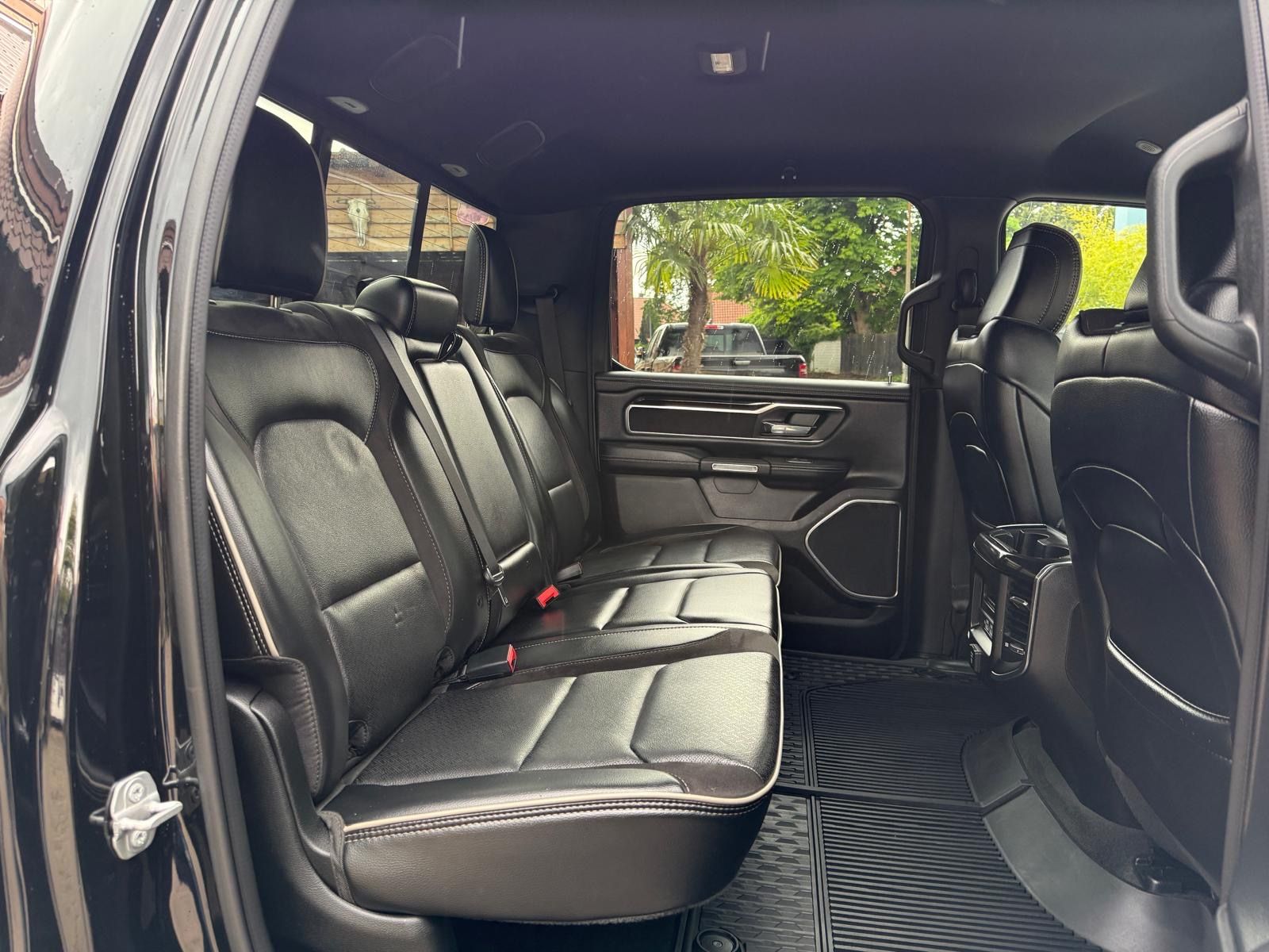 Dodge LARAMIE*OFFROAD*LONG*LIFT*AHK*NAVI*LED*GARANTIE*