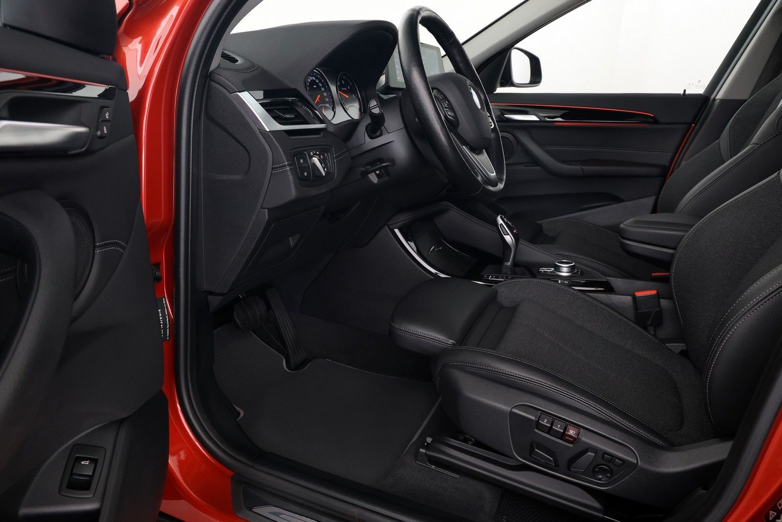 BMW X1 xDrive20d Sport Line - Samsaru's Car Outlet