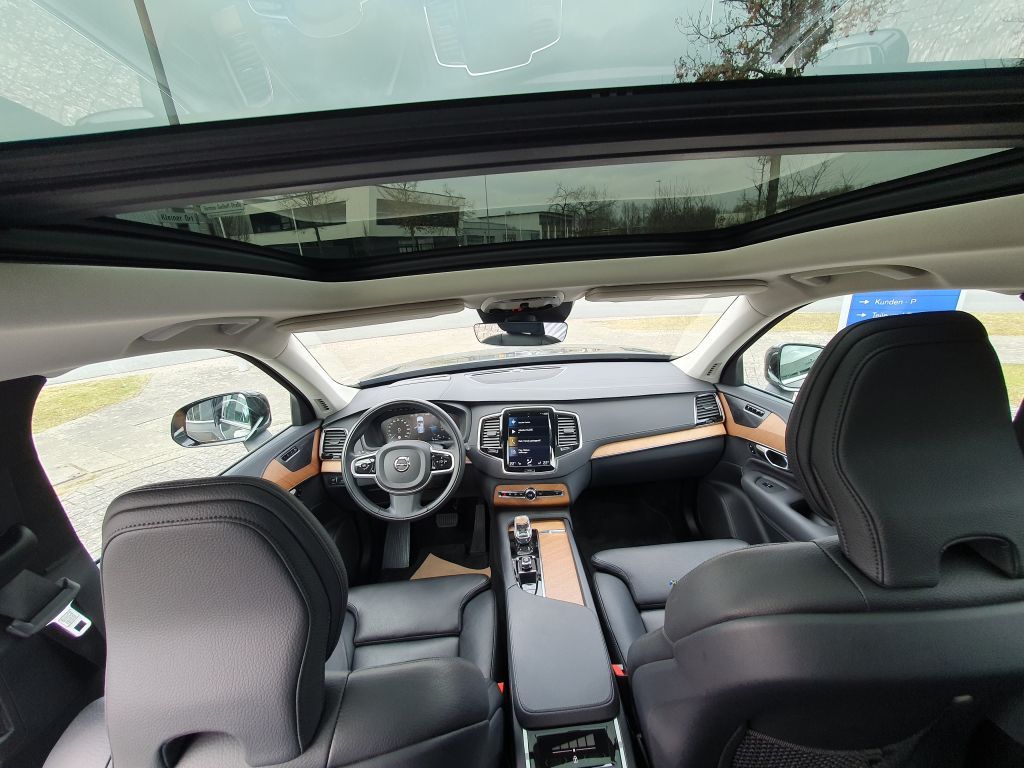 Volvo XC90 T8 AWD Recharge Inscription - Samsaru's Car Outlet