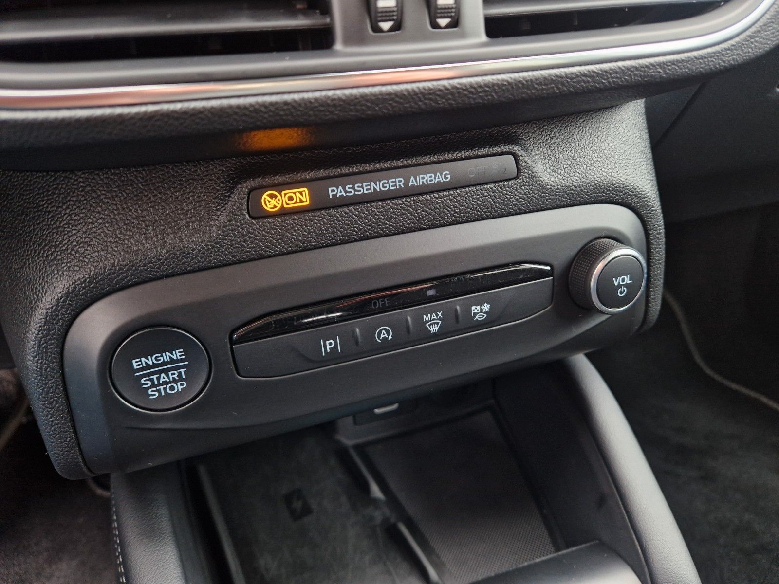 Ford Focus Tun.Titanium 1.Hd Aut. LED AHK NAVI Rf ACC