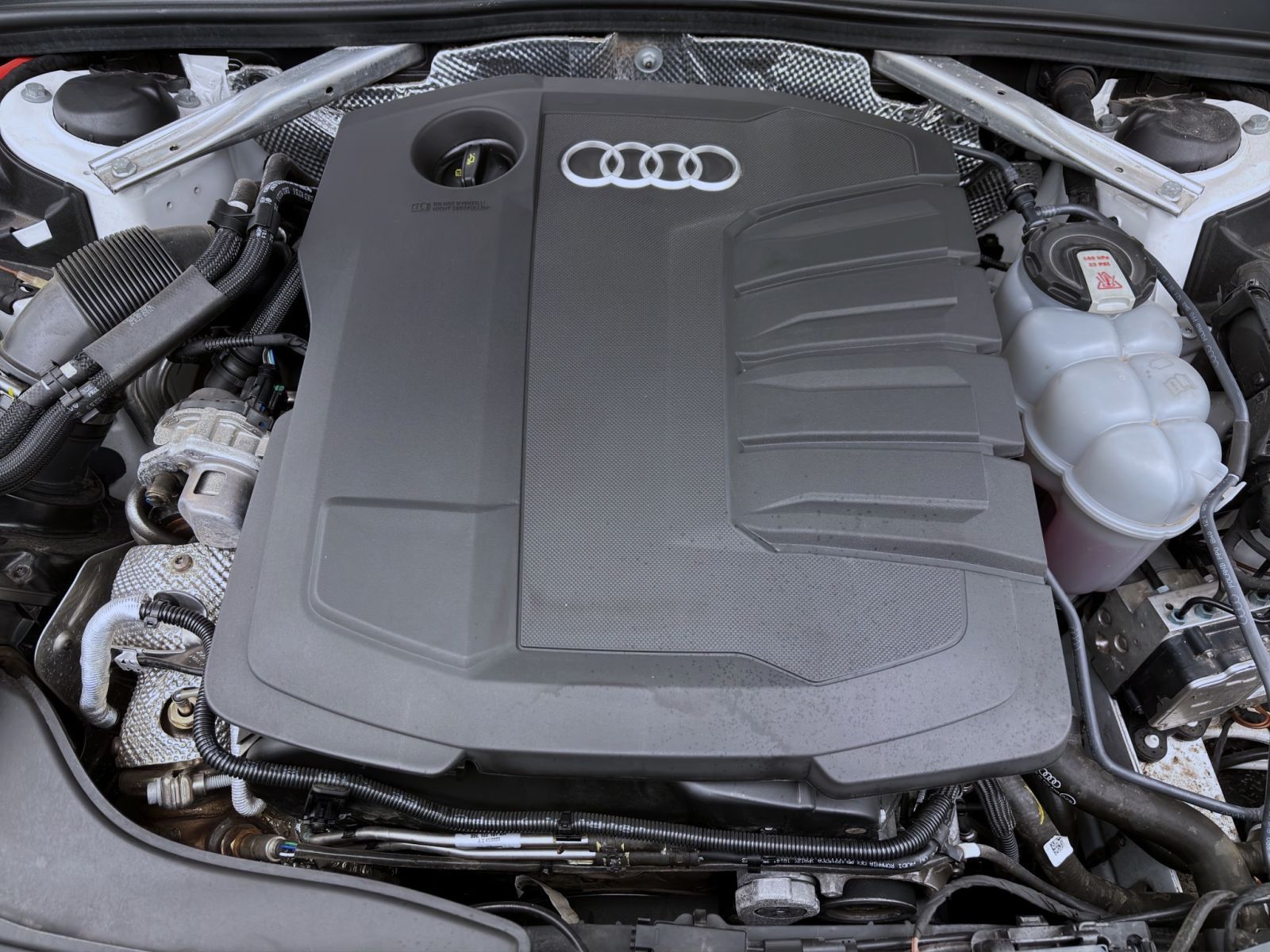 Audi A4 Limousine 40 TDI Q ADVANCED STDHZG MATRIX KAM