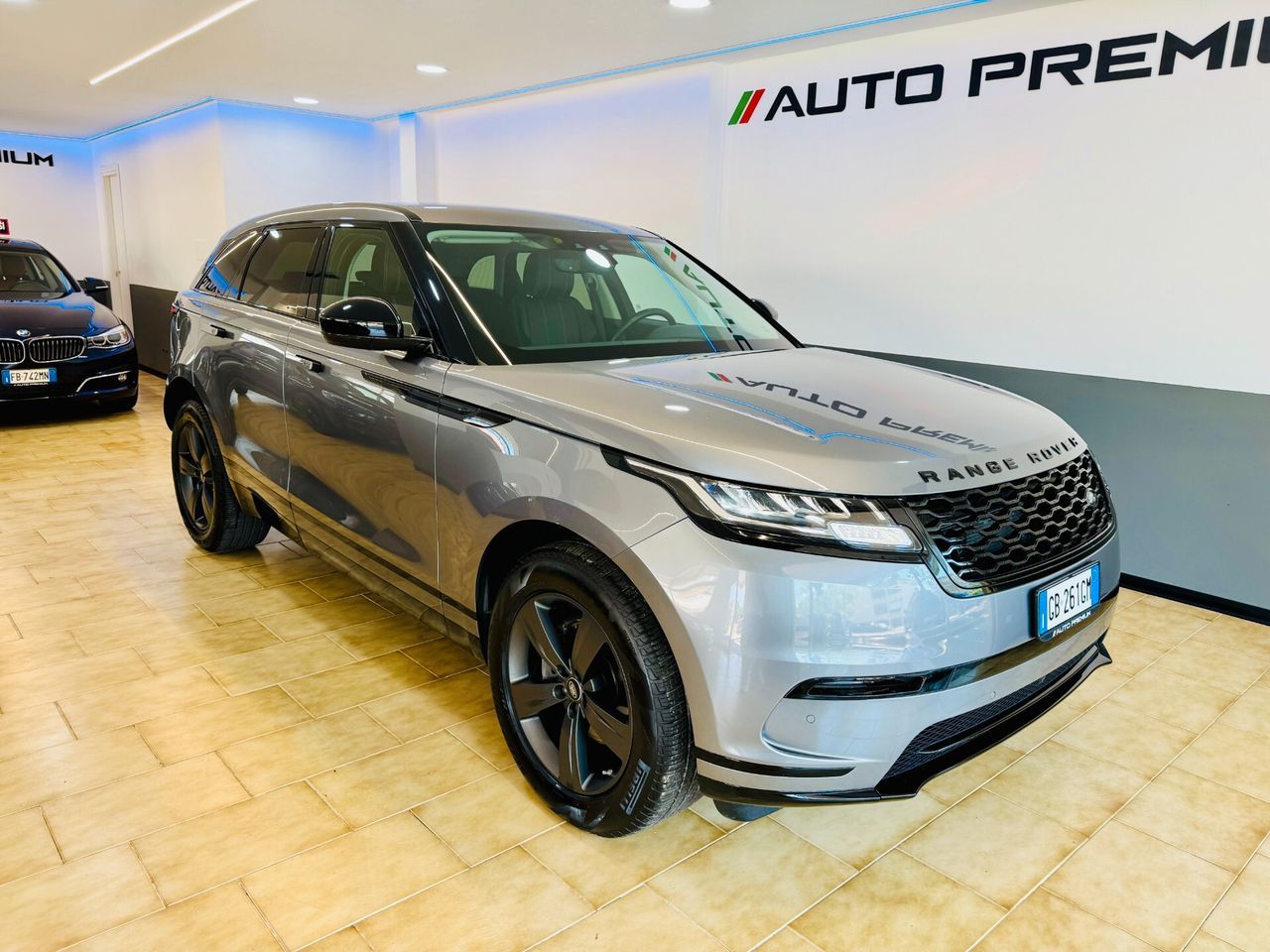 Range Rover Velar 2.0D - Samsaru's Car Outlet