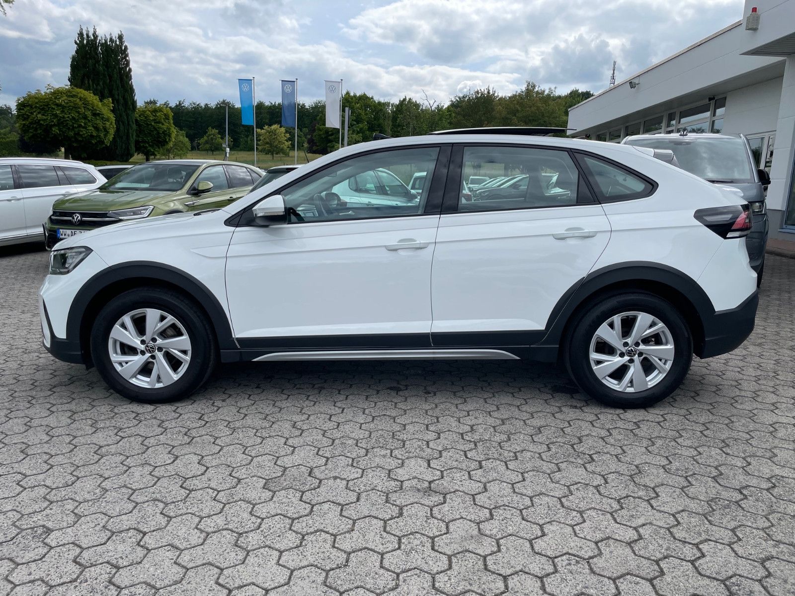 Volkswagen Taigo Life 1.0 TSI - Samsaru's Car Outlet