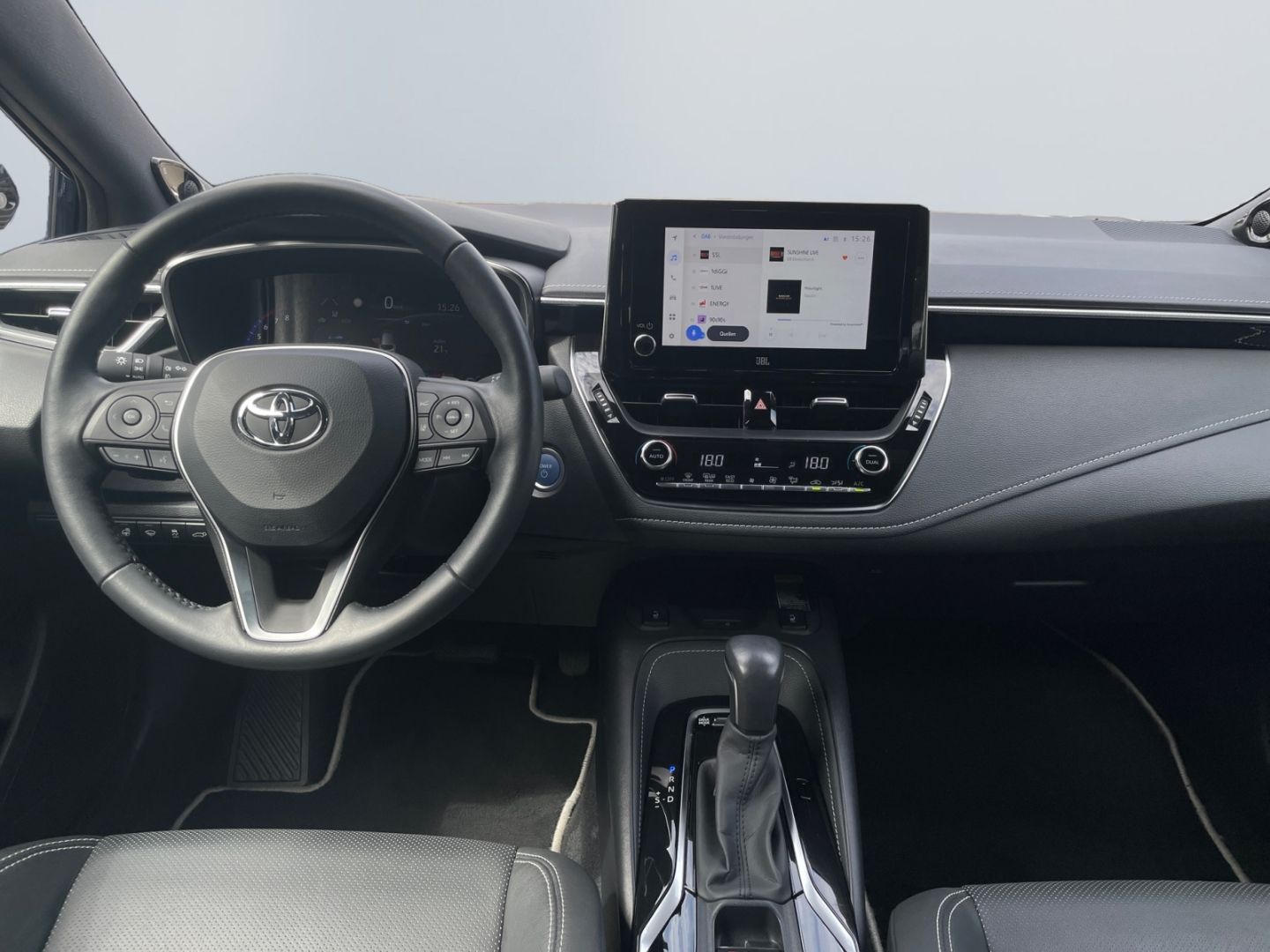 Toyota Corolla 2.0 Hybrid TS Lounge - Samsaru's Car Outlet