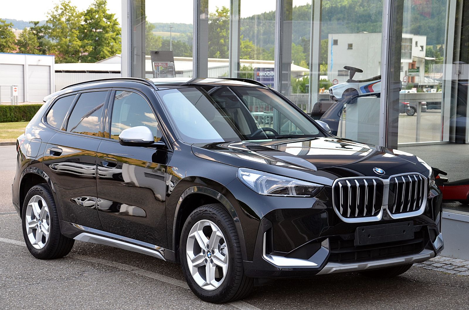BMW X1 23 d xDrive xLine Sportsitze - Samsaru's Car Outlet