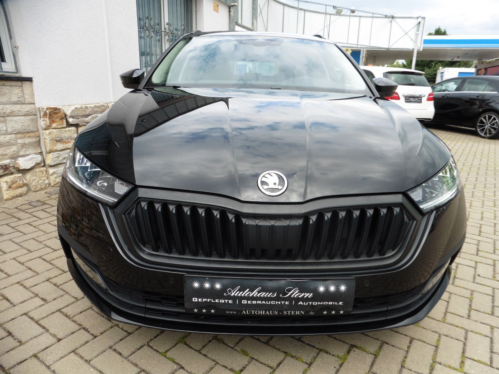 Skoda Octavia 1.0 Ambition - Samsaru's Car Outlet