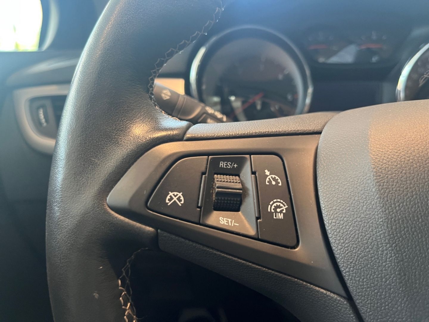 Opel Astra 1.5 D ST Edition - Samsaru's Car Outlet