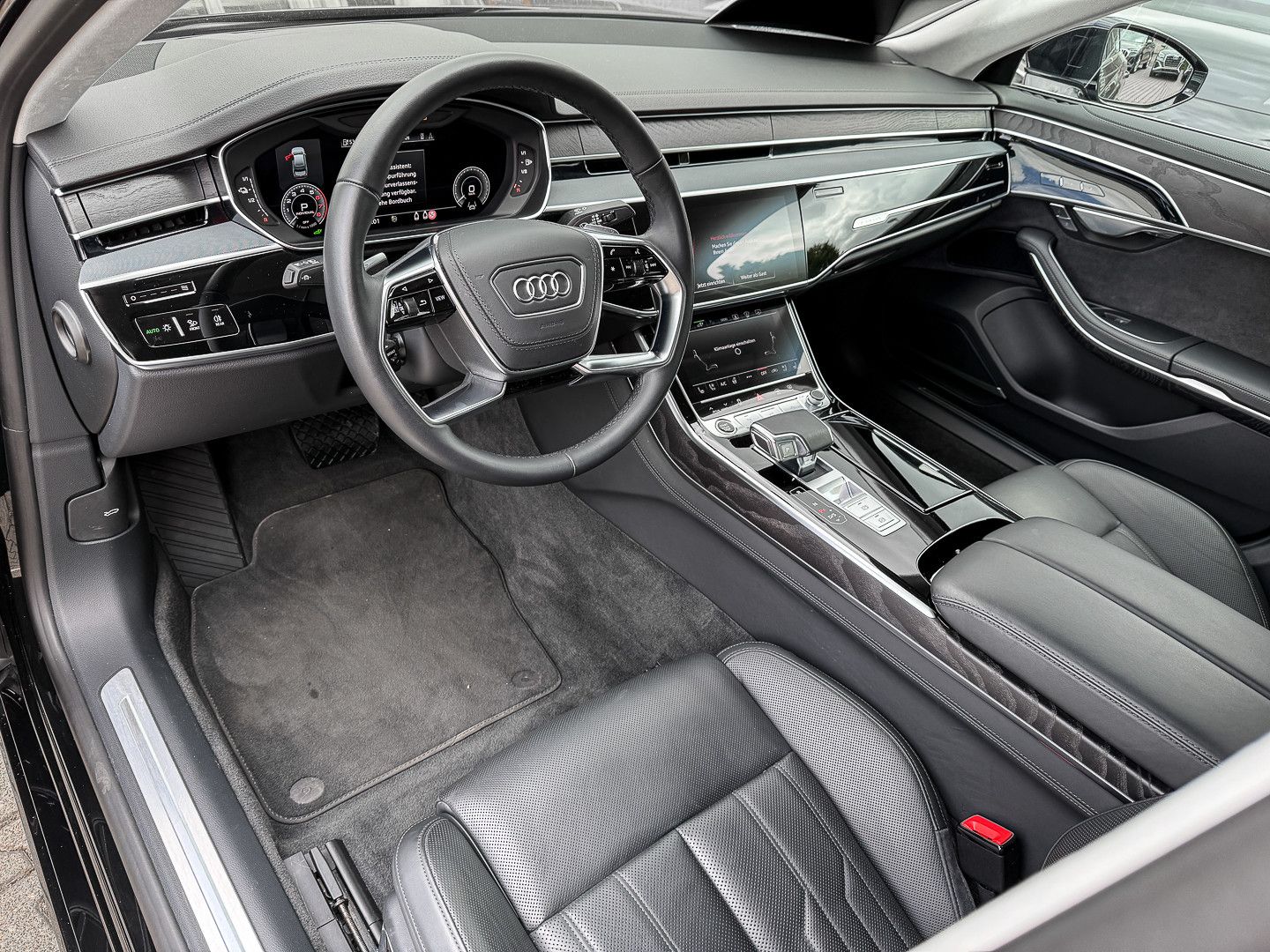 Audi A8 L 60 TFSI e quattro - Samsaru's Car Outlet