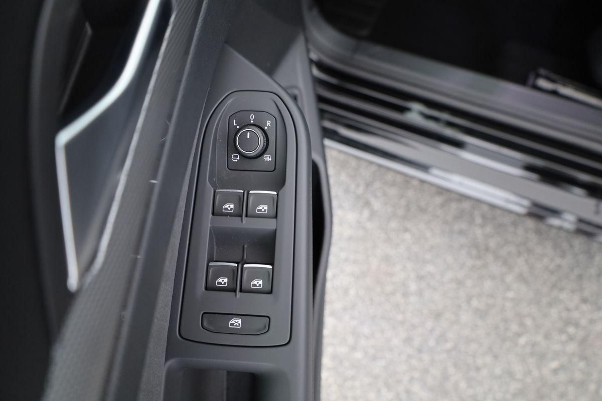 Volkswagen Golf VIII 1.5 eHybrid Style, AHK, Navi, Kamera,