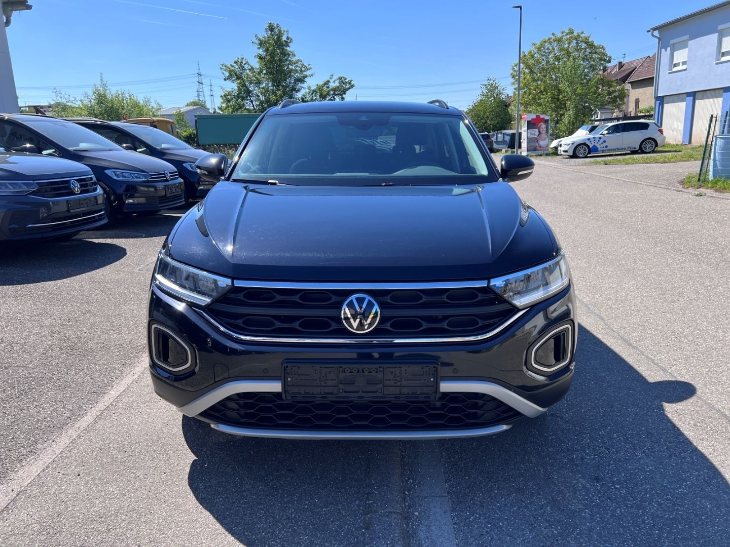 Volkswagen T-Roc 1.0 TSI Life - Samsaru's Car Outlet