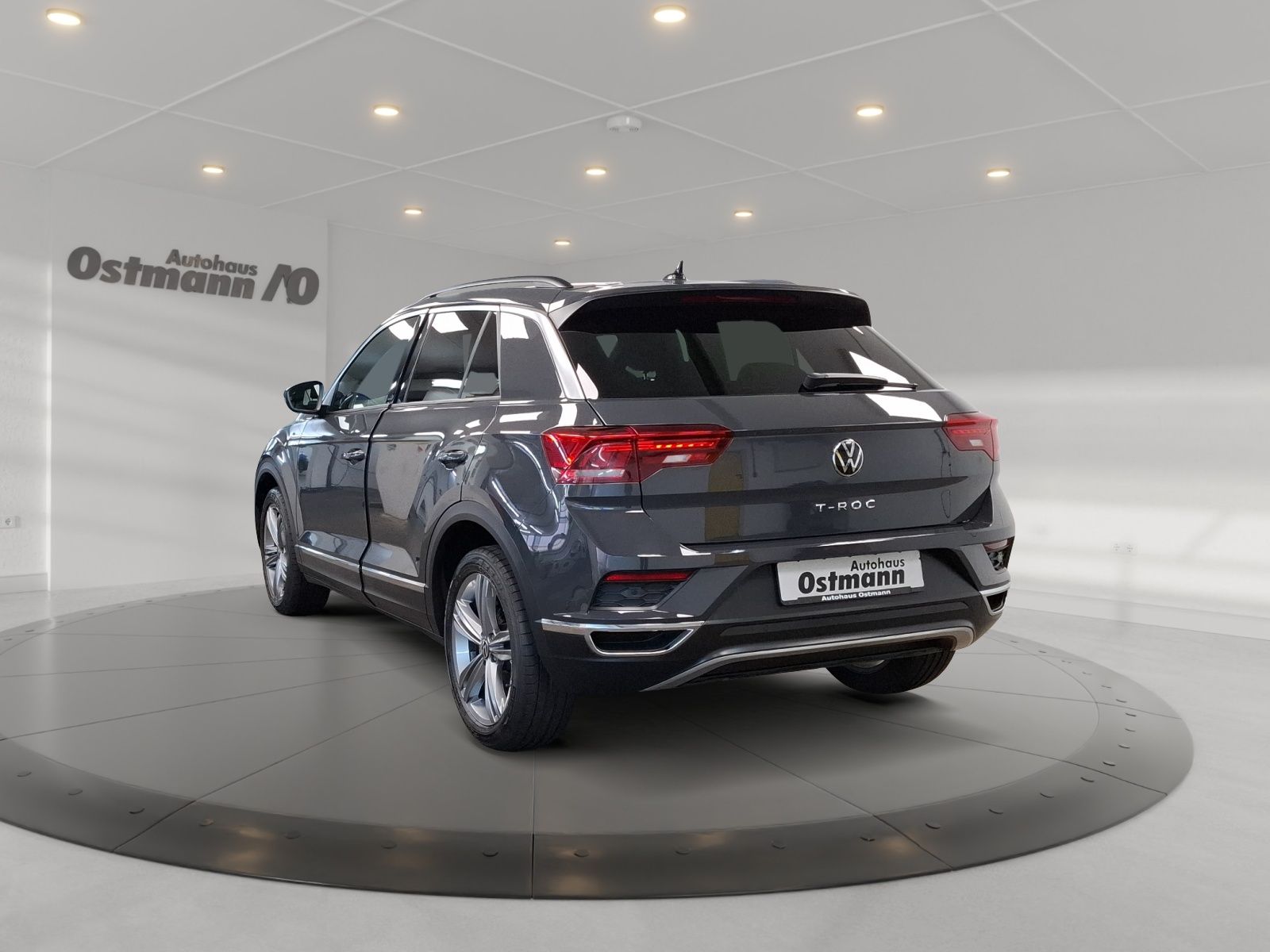 Volkswagen T-Roc 1.5 TSI Sport - Samsaru's Car Outlet