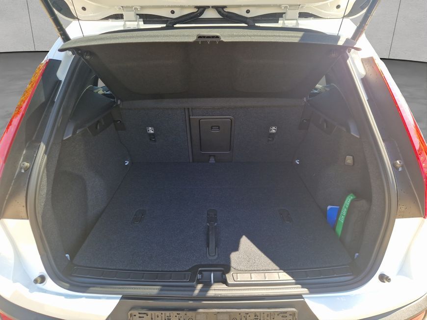 Volvo XC40 B3 Core - Samsaru's Car Outlet