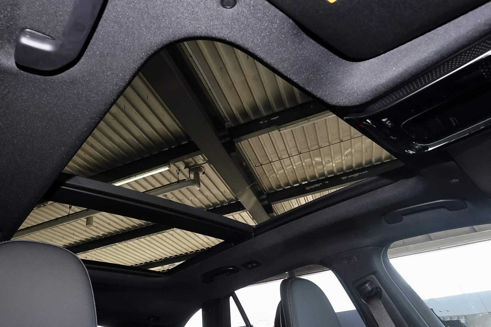 Mercedes-Benz GLC 220 d 4M AMG Distronic+360°+DIG-LED+Pano+AHK