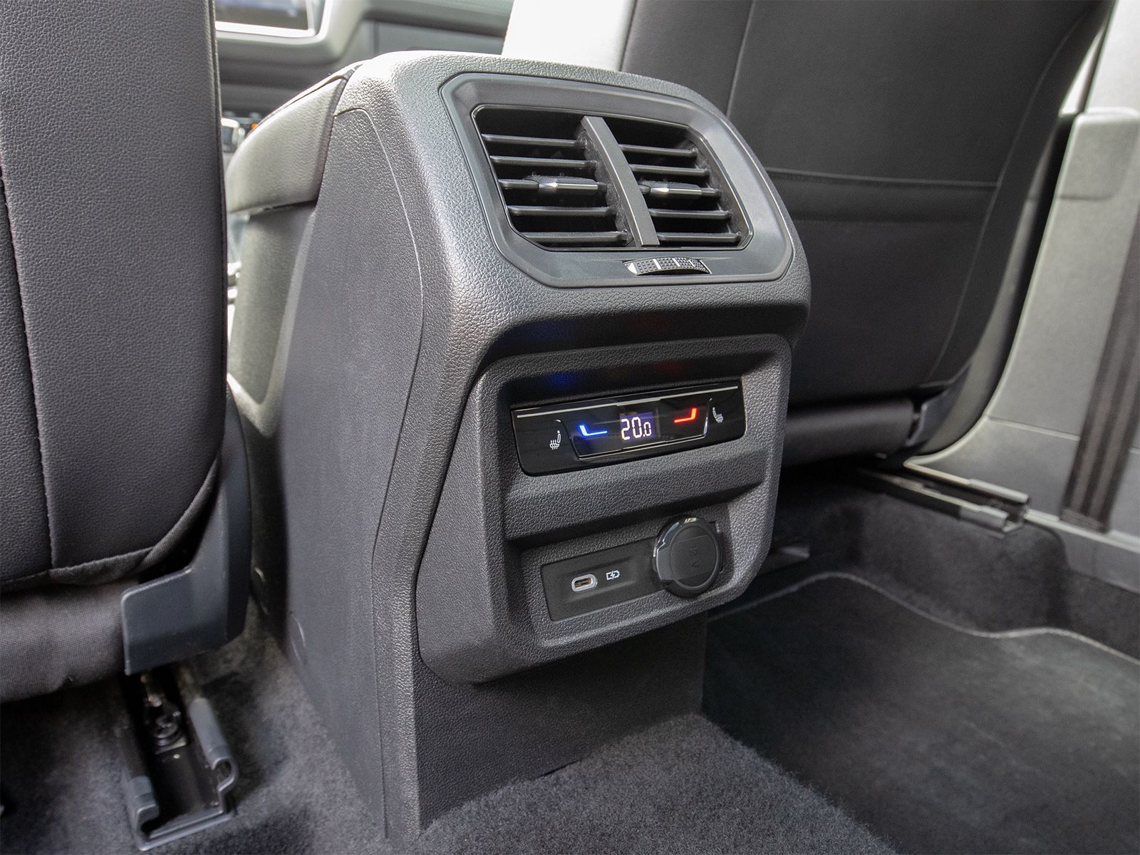 Volkswagen Tiguan Allspace R-Line 4M 7-Sitzer 360°MEGAVOLL