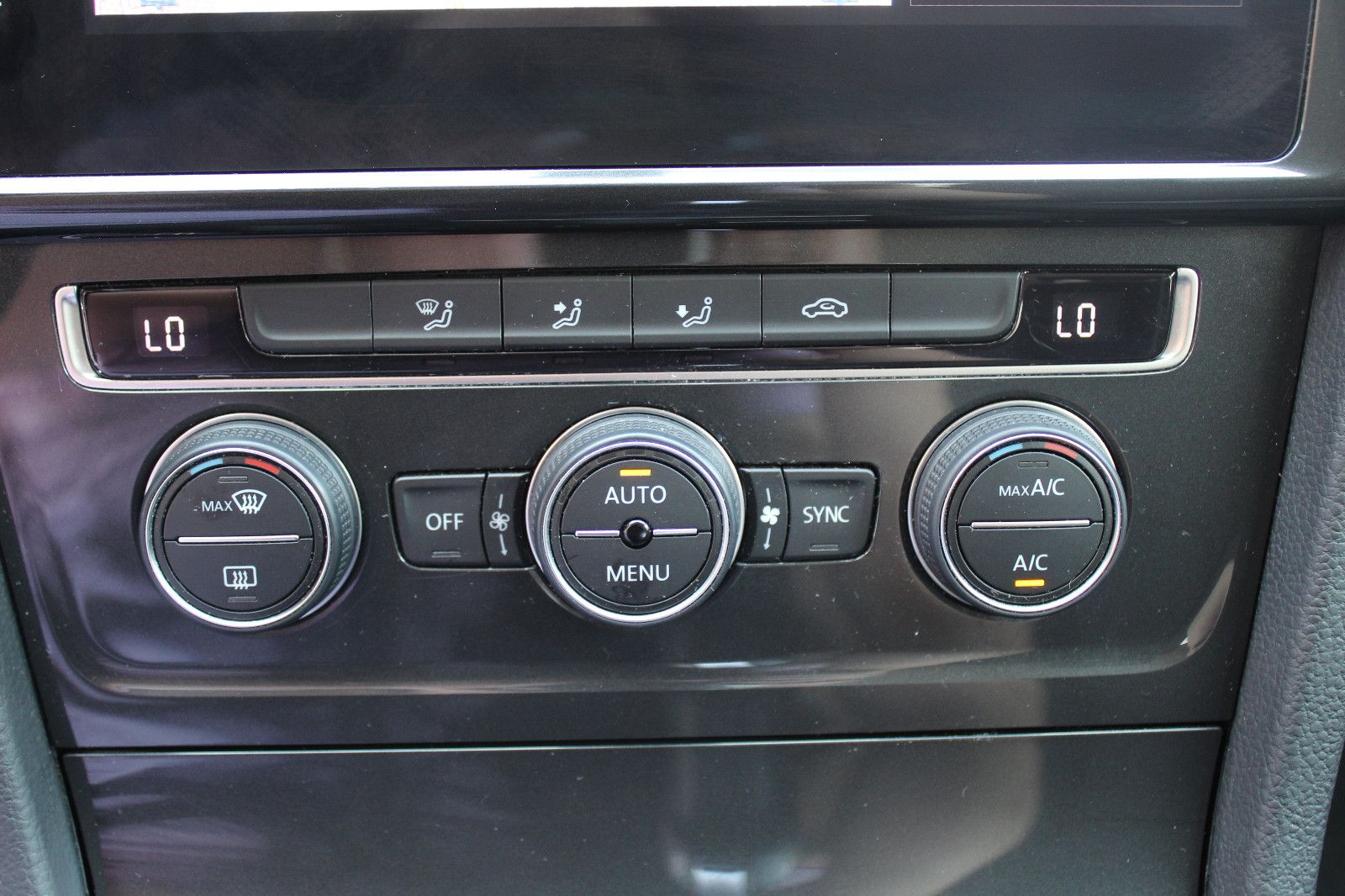 Volkswagen Golf VII e-Golf - Samsaru's Car Outlet