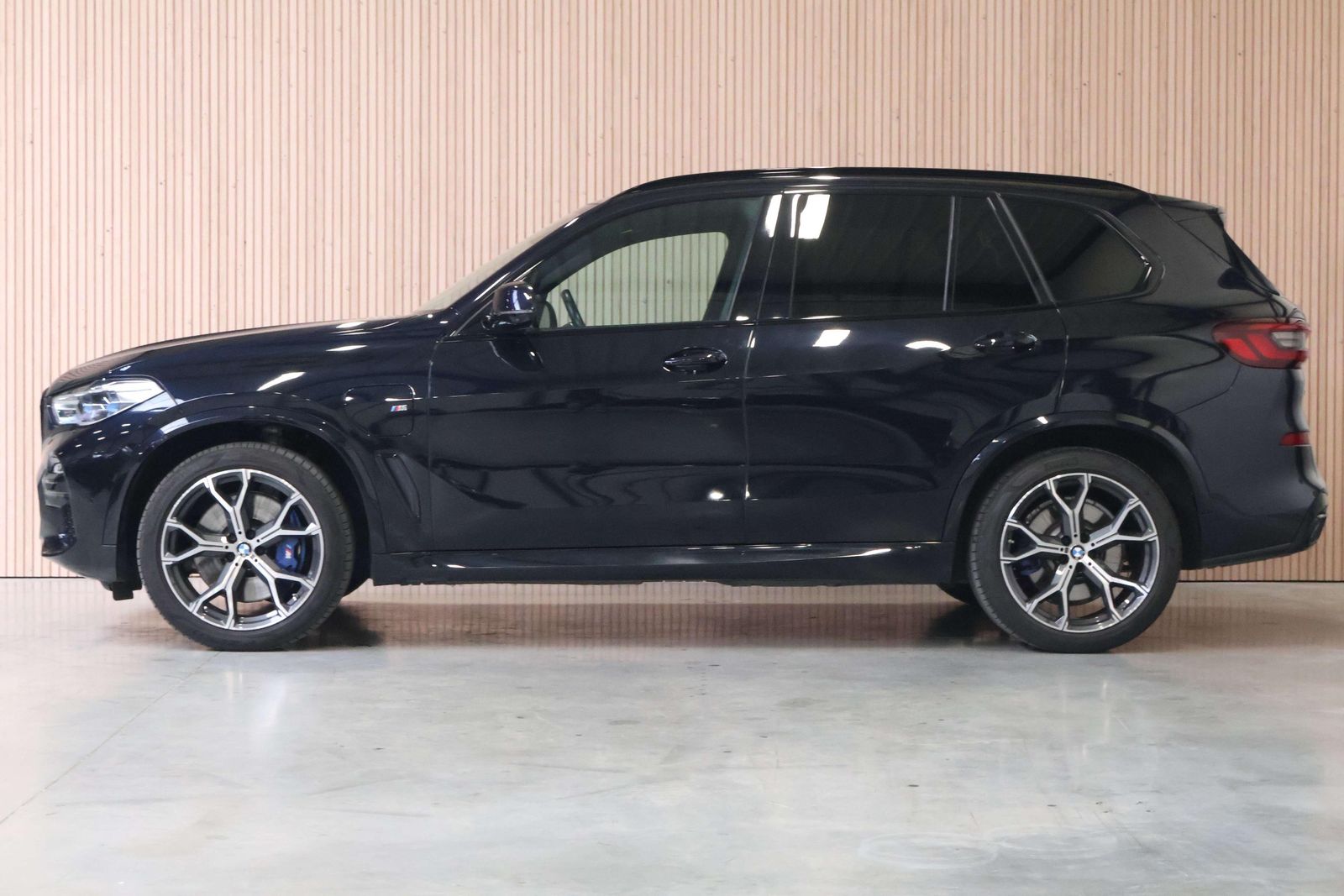 BMW X5 X5 xDrive45e| M-pakket| AHK| HUD| DAB| Pano|