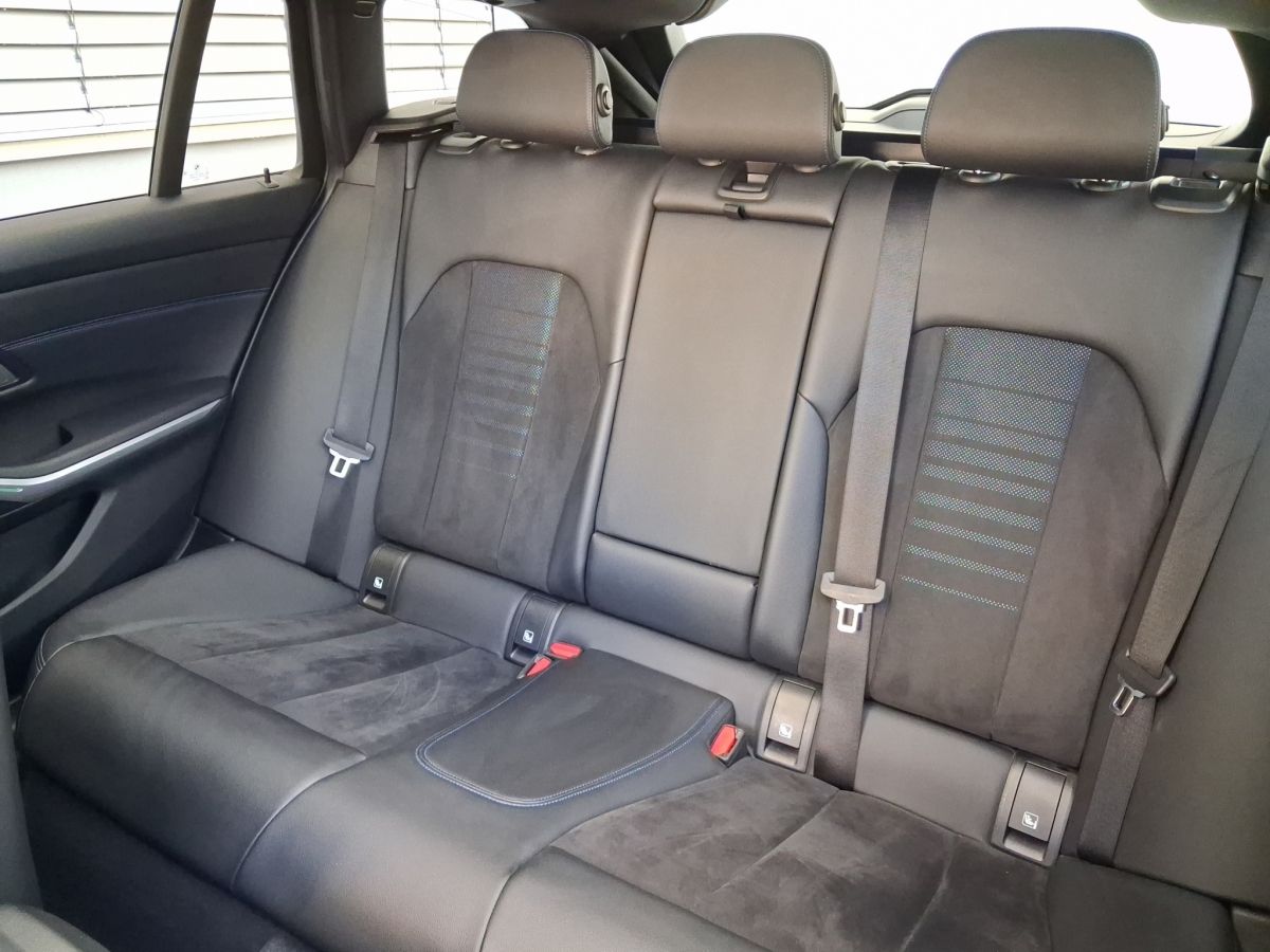 BMW 330e Touring M Sport - Samsaru's Car Outlet