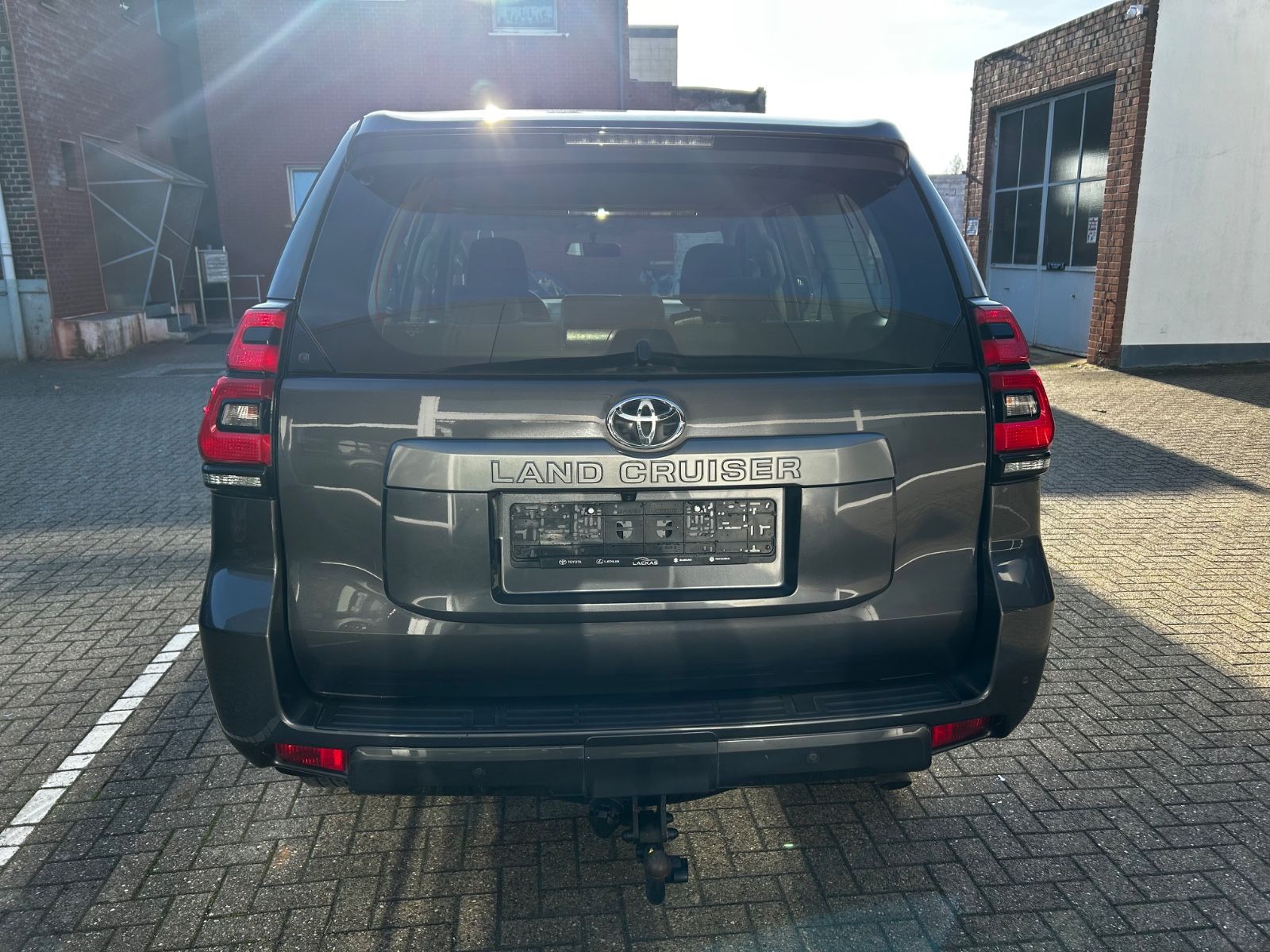Toyota Land Cruiser 2.8 D-4D Comfort Automatik LED Navi