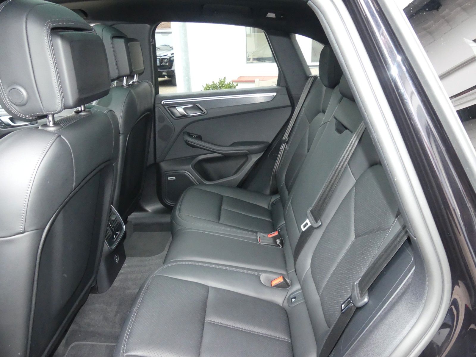 Porsche Macan GTS - Samsaru's Car Outlet