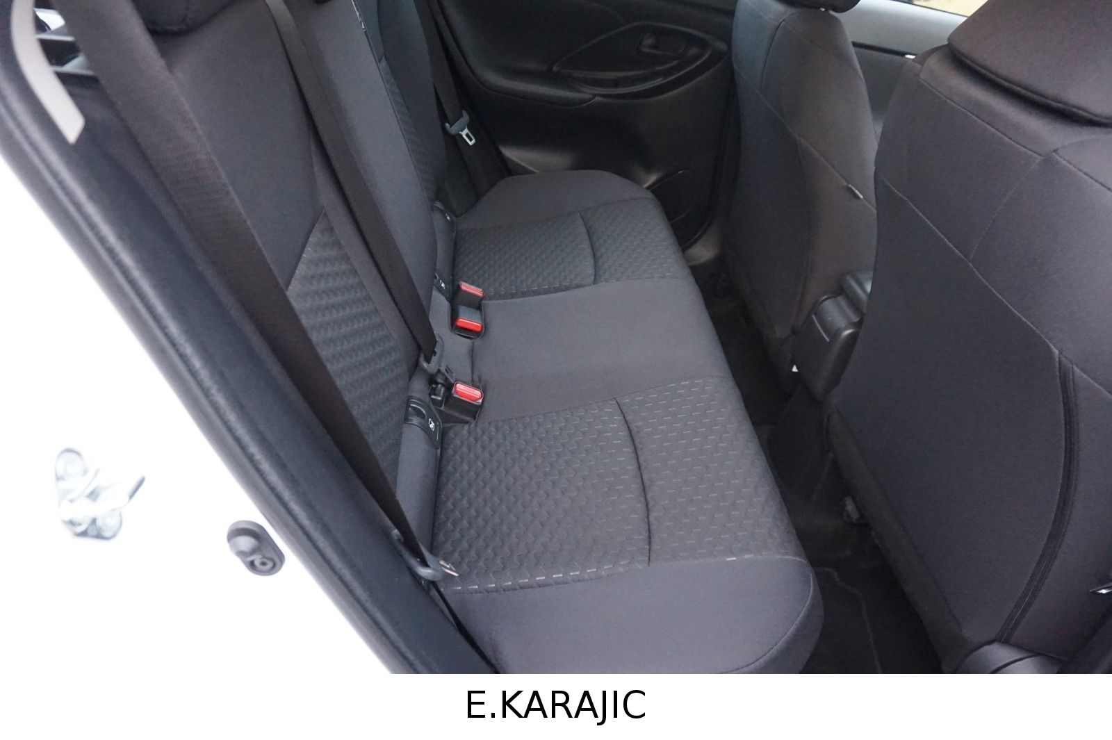 Toyota Yaris Cross Hybrid FWD Business Edition