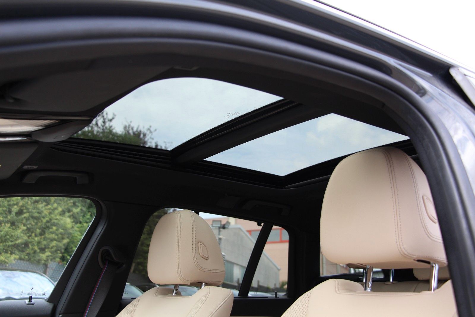 BMW 330i Touring HUD*LEDER*PANO*D-ASSISTENT M Sport