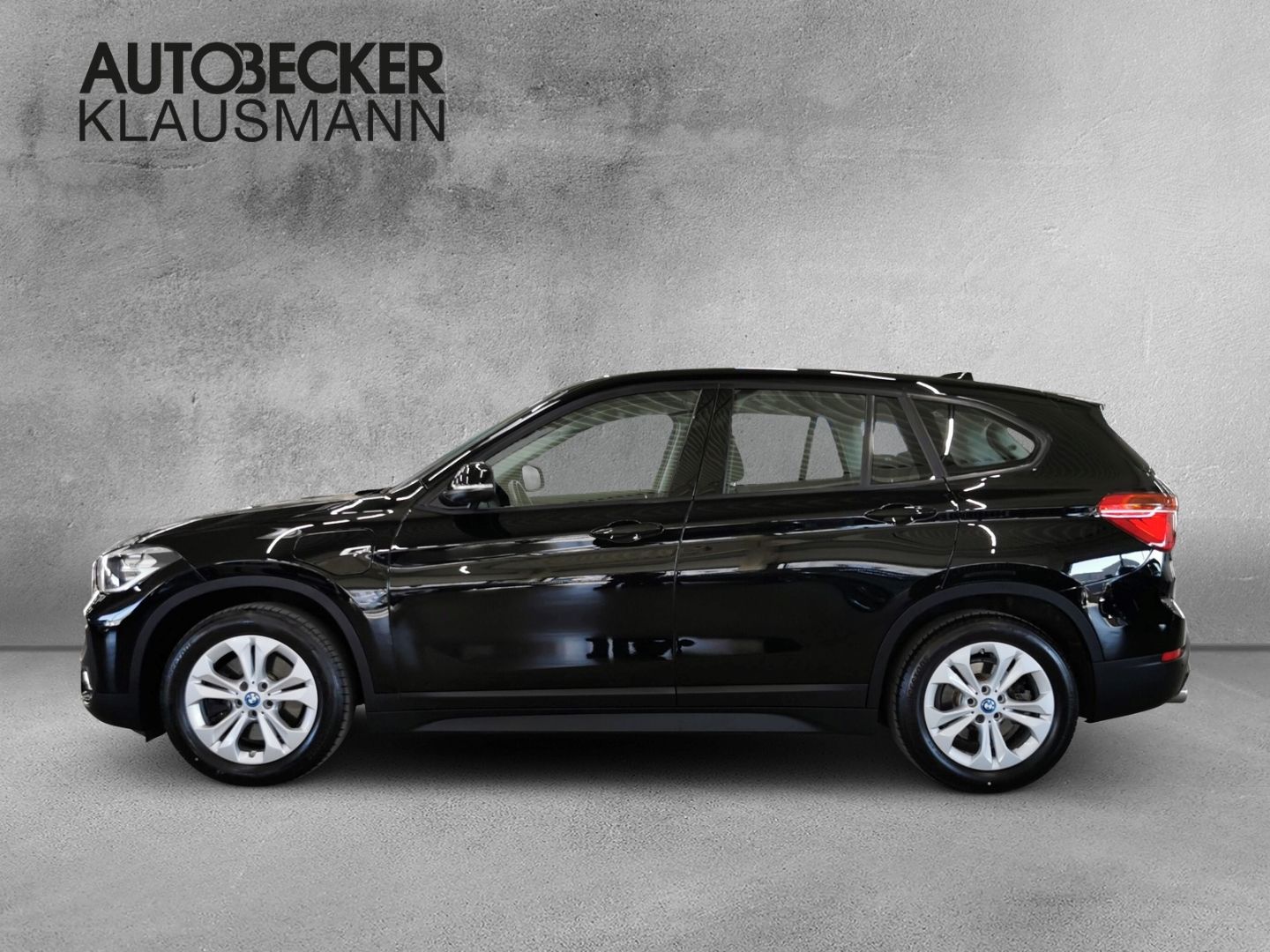 BMW X1 xDRIVE 25e ADVANTAGE - Samsaru's Car Outlet