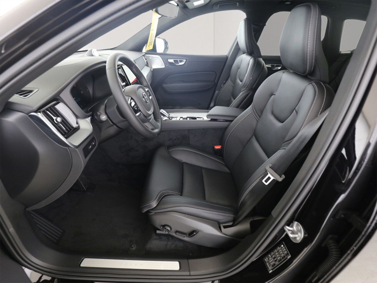 Volvo XC60 T8 Ultra Black Edition Recharge Plug-In - Samsaru's Car Outlet