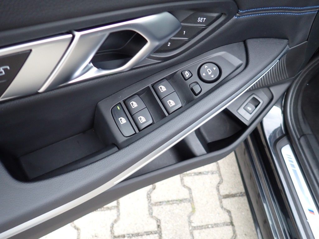 BMW 330 i Touring M Sport - Samsaru's Car Outlet