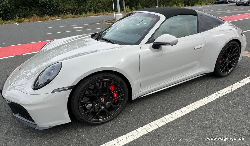 Porsche 911 Targa 4 GTS BURMESTER*CARBON*