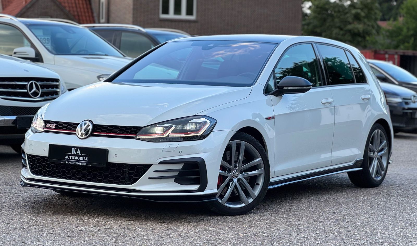 Volkswagen Golf VII GTI TCR - Samsaru's Car Outlet