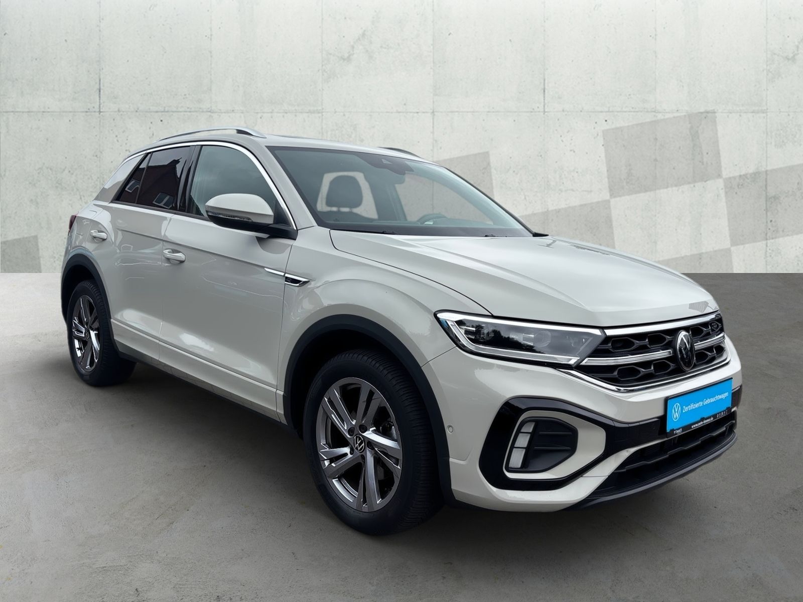 Volkswagen T-Roc 1.5 TSI R-LINE - Samsaru's Car Outlet