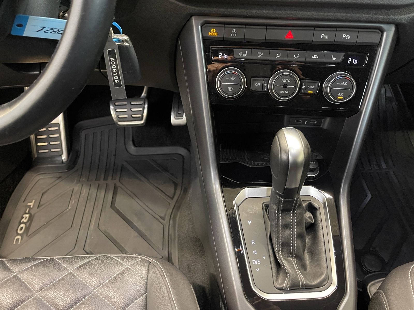Volkswagen T-Roc R-Line - Samsaru's Car Outlet